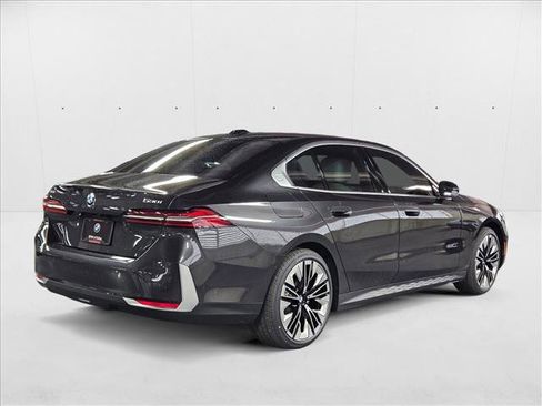 Used 2026 BMW 530i xDrive w/ Premium Package image 2