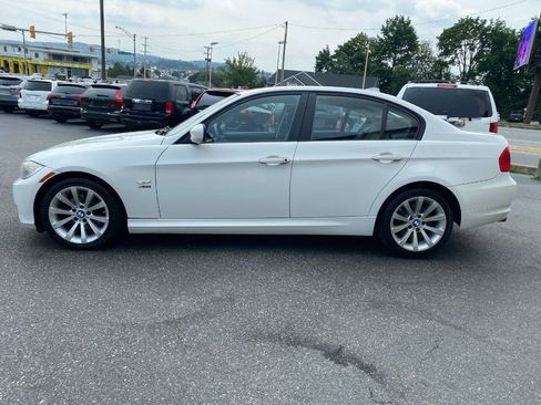 Used 2011 BMW 328i xDrive Sedan w/ Premium Pkg 2 AWD/4WD image 6