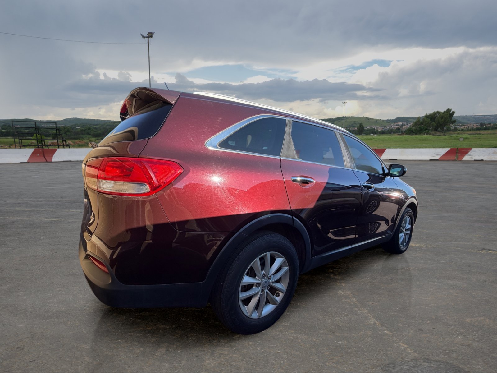Used 2017 Kia Sorento FWD image 3