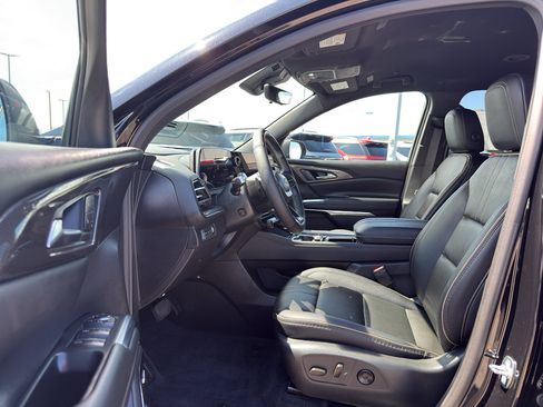 Used 2026 Chevrolet Traverse High Country w/ LPO, Floor Liner Package AWD/4WD image 12