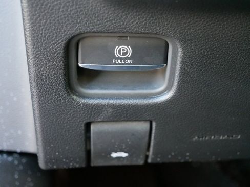 Certified 2024 Jeep Grand Cherokee Altitude image 39