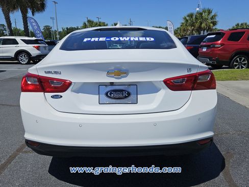 Used 2025 Chevrolet Malibu LT FWD image 4