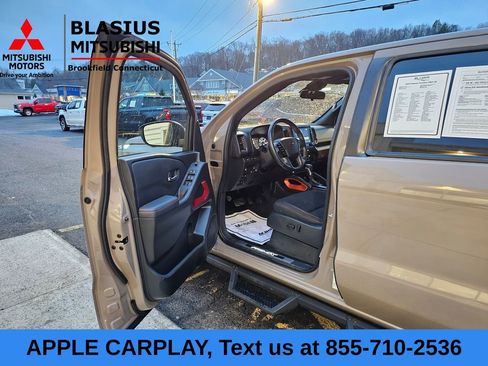Used 2023 Nissan Frontier PRO-4X w/ Pro Convenience Package image 9