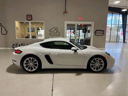 Used 2018 Porsche 718 Cayman w/ Light Design Package image 48