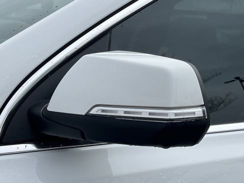 Used 2021 GMC Acadia SLT w/ Premium Package image 35