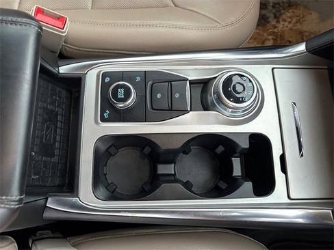 Used 2023 Ford Explorer Limited image 17