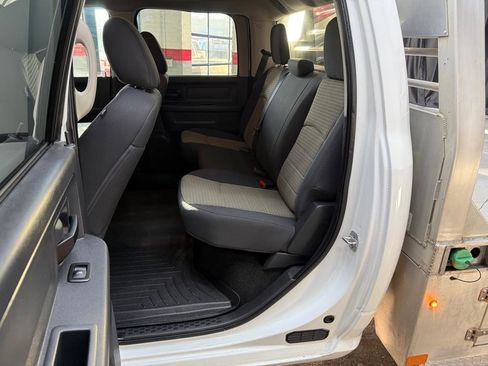 Used 2012 RAM 2500 ST w/ Chrome Appearance Group image 9