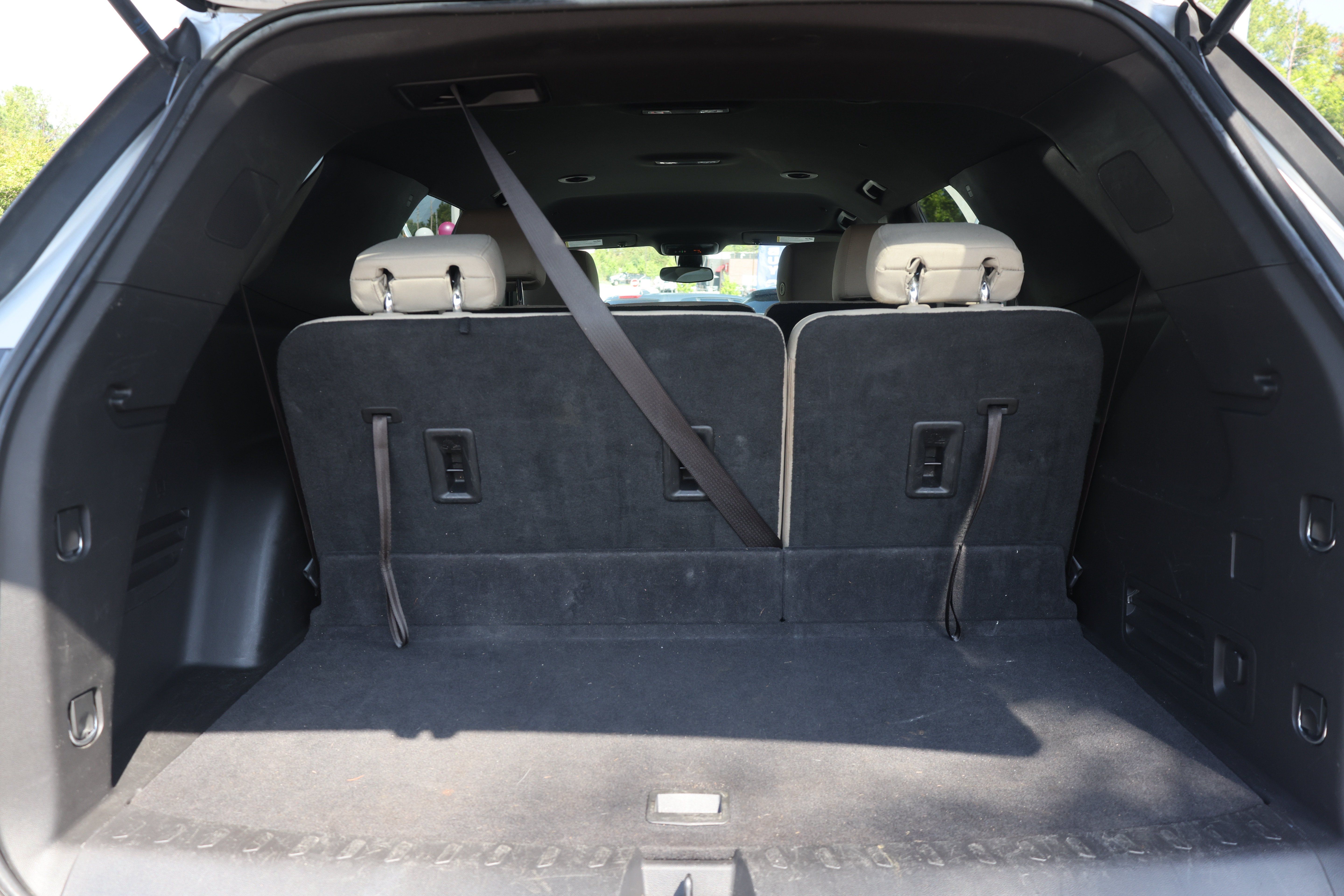 Used 2022 Chevrolet Traverse LS FWD image 4