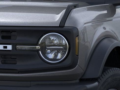New 2025 Ford Bronco Base image 20