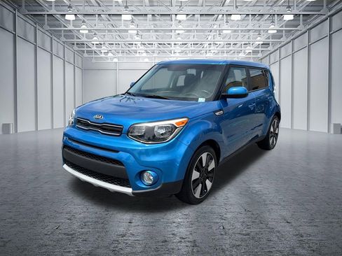 Used 2019 Kia Soul + FWD image 3