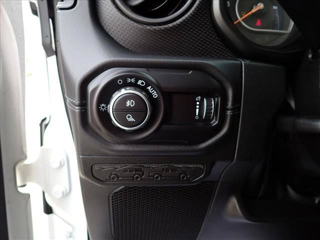 Used 2024 Jeep Gladiator Rubicon w/ Technology Group AWD/4WD image 12