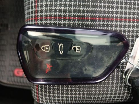 Used 2022 Volkswagen GTI SE image 30