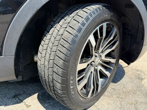 Used 2016 Ford Explorer Platinum AWD/4WD image 32