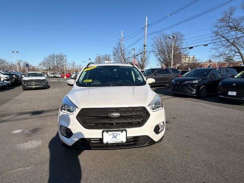 Used 2018 Ford Escape Titanium image 2