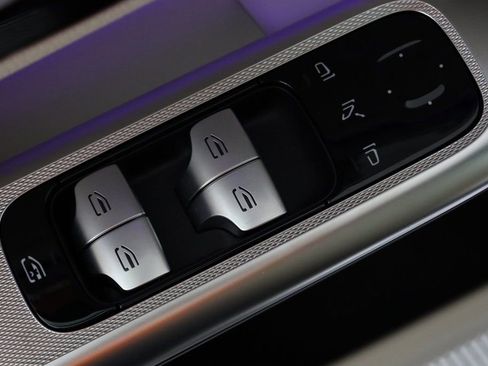 Certified 2025 Mercedes-Benz GLC 300 4MATIC image 16