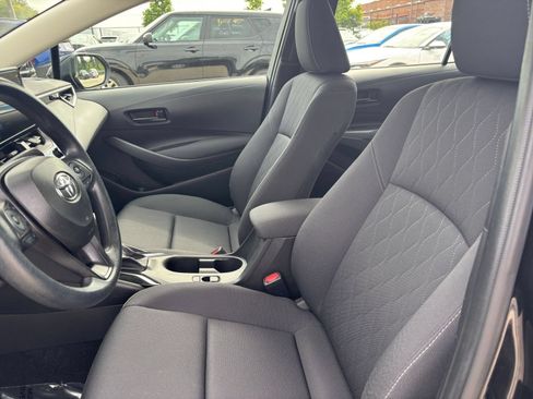 Used 2025 Toyota Corolla LE FWD image 24