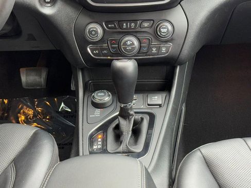 Used 2023 Jeep Cherokee Altitude Lux image 14