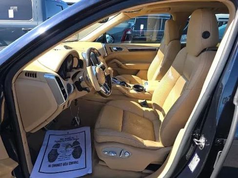 Used 2015 Porsche Cayenne S image 12