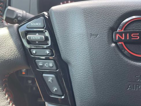Used 2025 Nissan Frontier 4x4 Crew Cab image 22