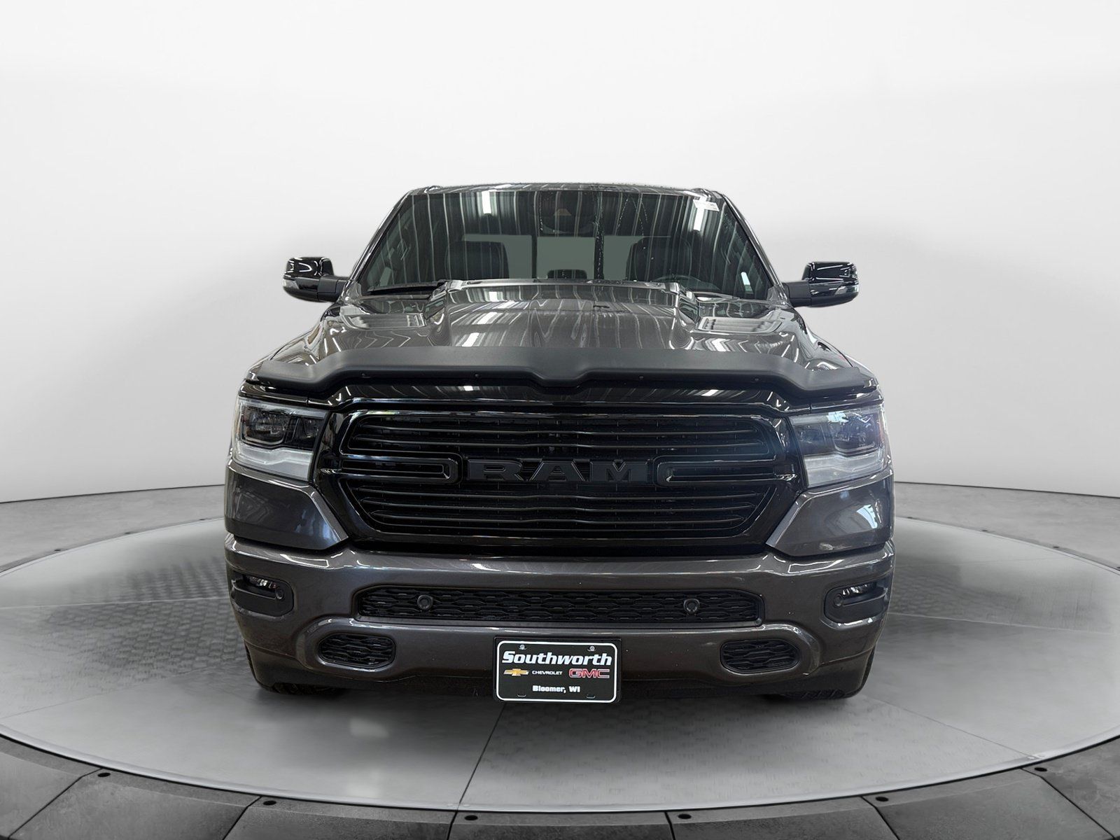 Used 2024 RAM 1500 Laramie AWD/4WD image 7