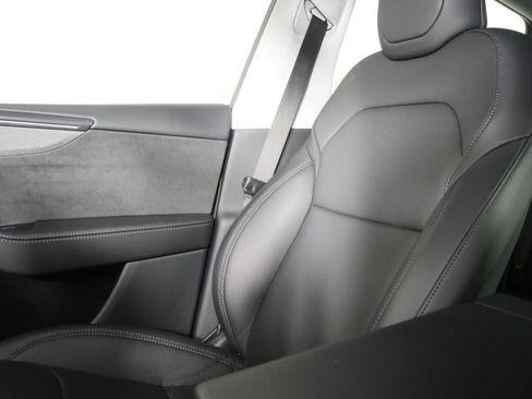 Used 2026 Tesla Model Y AWD image 23