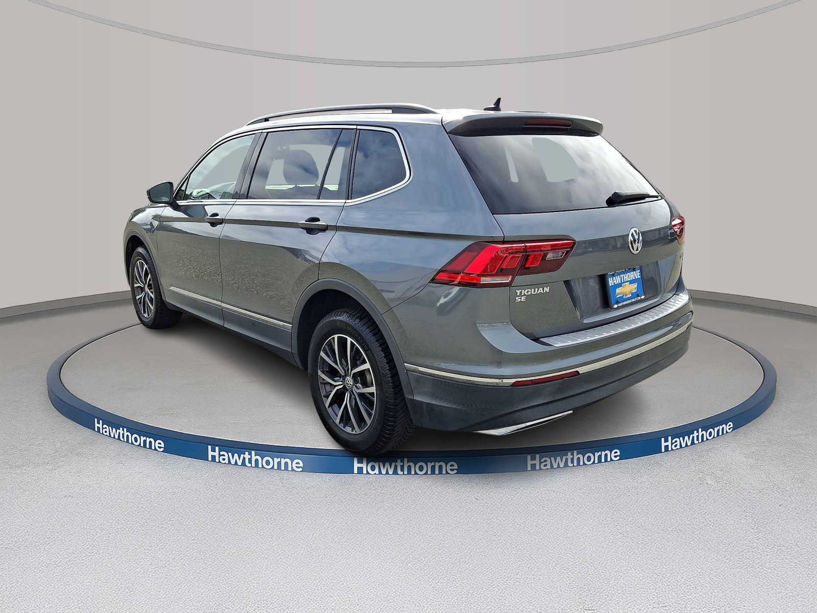 Used 2020 Volkswagen Tiguan SE w/ Panoramic Sunroof Package AWD/4WD image 4