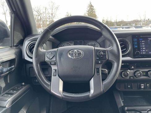 Used 2018 Toyota Tacoma TRD Sport image 18