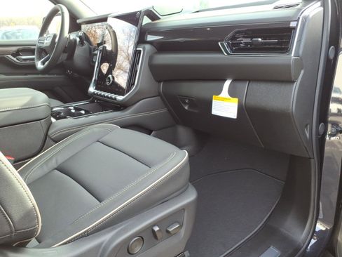 New 2026 GMC Yukon XL Elevation image 9