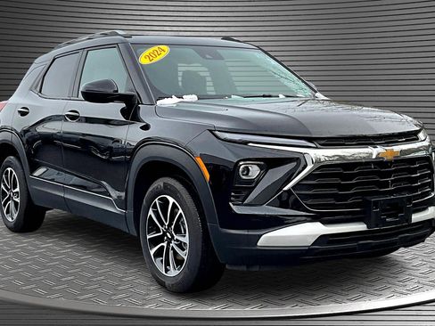 Used 2024 Chevrolet TrailBlazer LT image 1