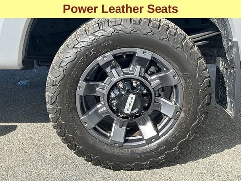 Used 2023 Ford F250 Lariat w/ Sport Appearance Package AWD/4WD image 9