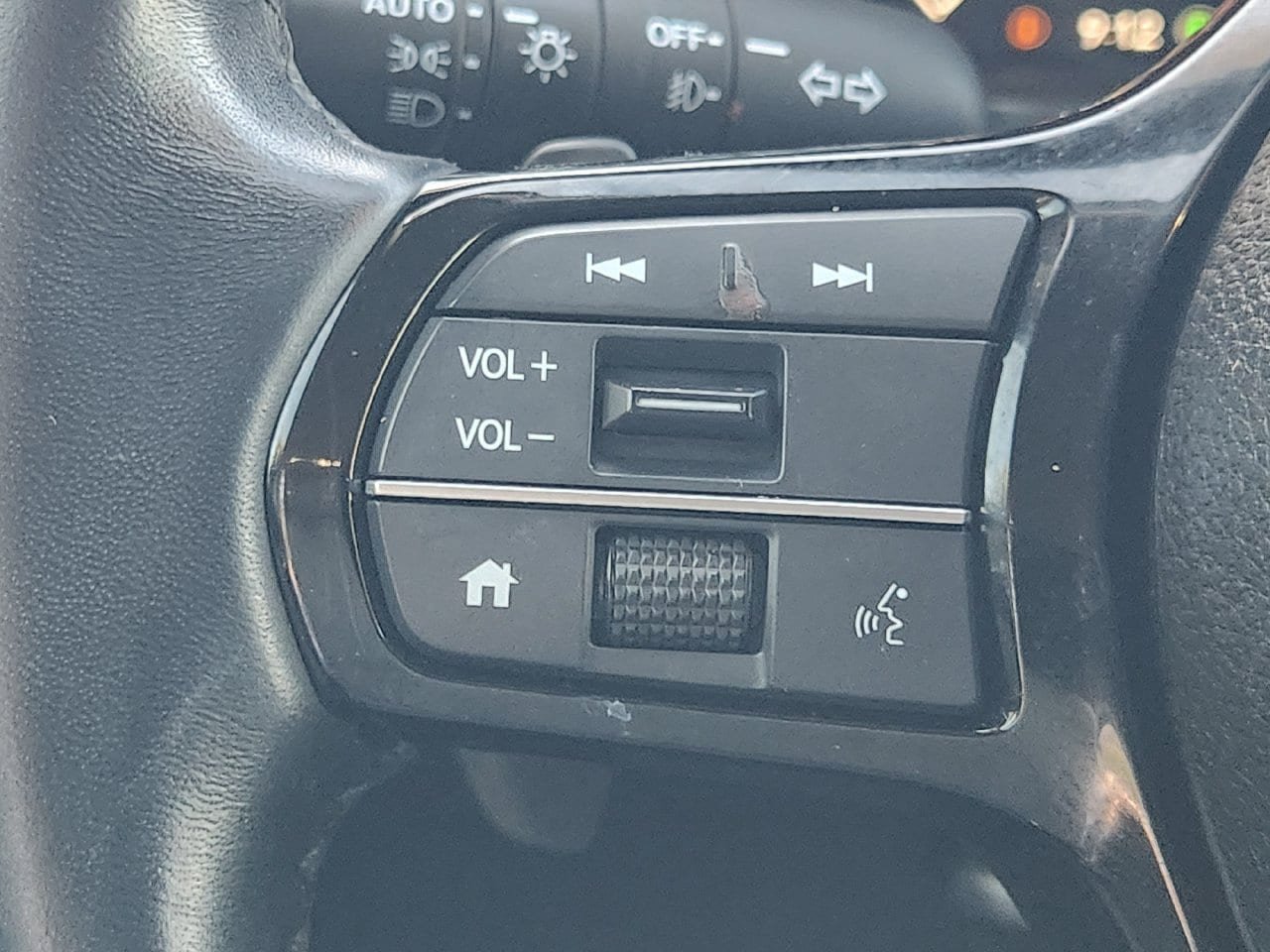 Used 2025 Honda Pilot EX-L image 26