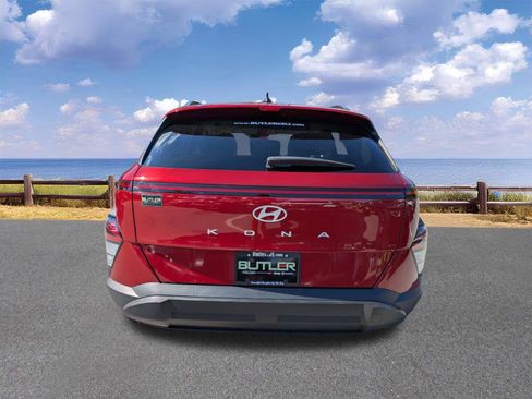 Used 2025 Hyundai Kona SEL FWD image 7