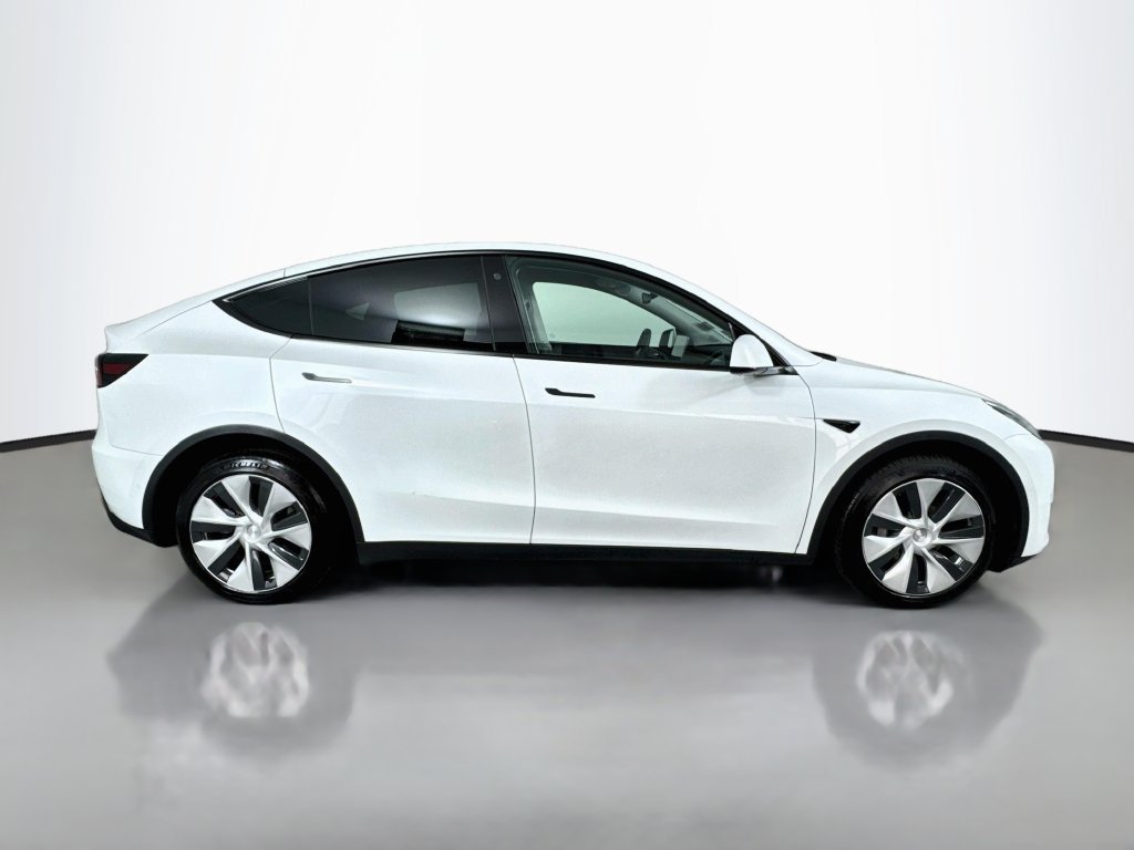 Used 2022 Tesla Model Y Long Range AWD/4WD image 6