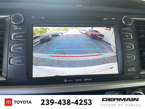 Used 2019 Toyota Highlander XLE FWD image 16