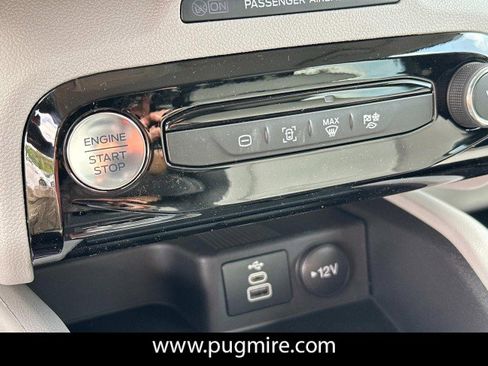 New 2025 Ford Escape SE w/ Class II Trailer Tow Package image 30