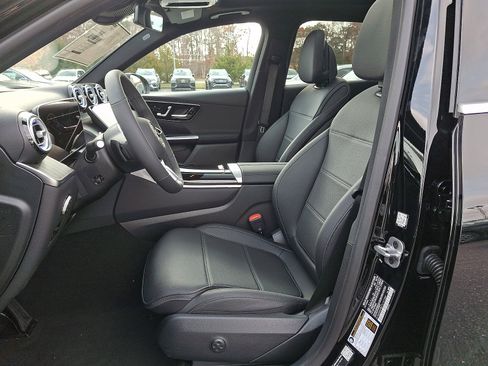 Used 2026 Mercedes-Benz GLC 300 4MATIC image 8