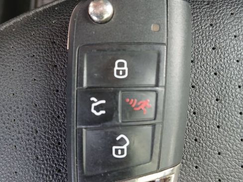 Used 2021 Volkswagen Tiguan S FWD image 32