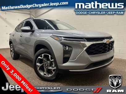Used 2025 Chevrolet Trax LT w/ Driver Confidence Package