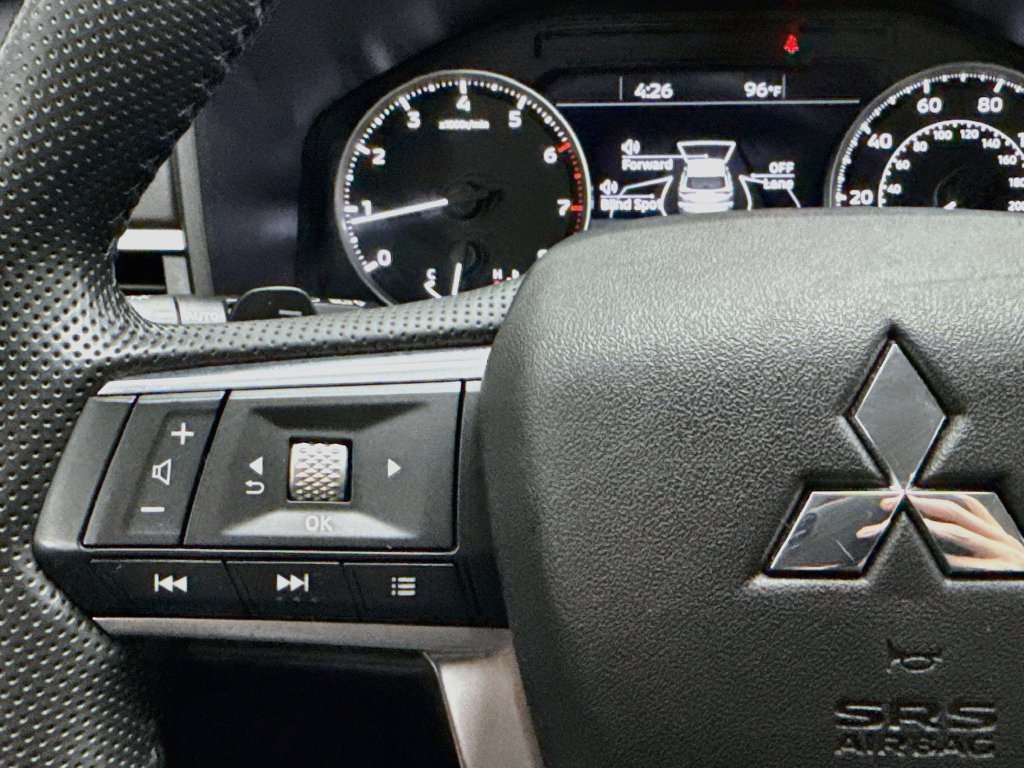 Used 2024 Mitsubishi Outlander SE FWD image 11