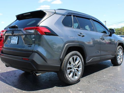 Used 2019 Toyota RAV4 XLE Premium w/ All Weather Liner Package AWD/4WD image 4