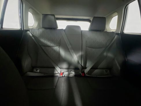 Used 2025 Toyota Corolla Cross LE image 33