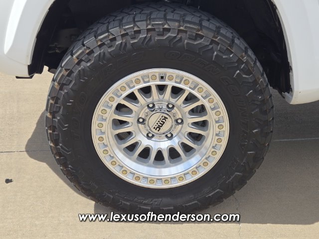 Used 2022 Toyota Tacoma SR5 AWD/4WD image 9