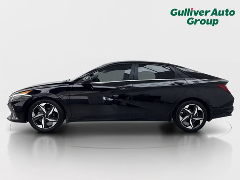 Used 2022 Hyundai Elantra Limited FWD image 3