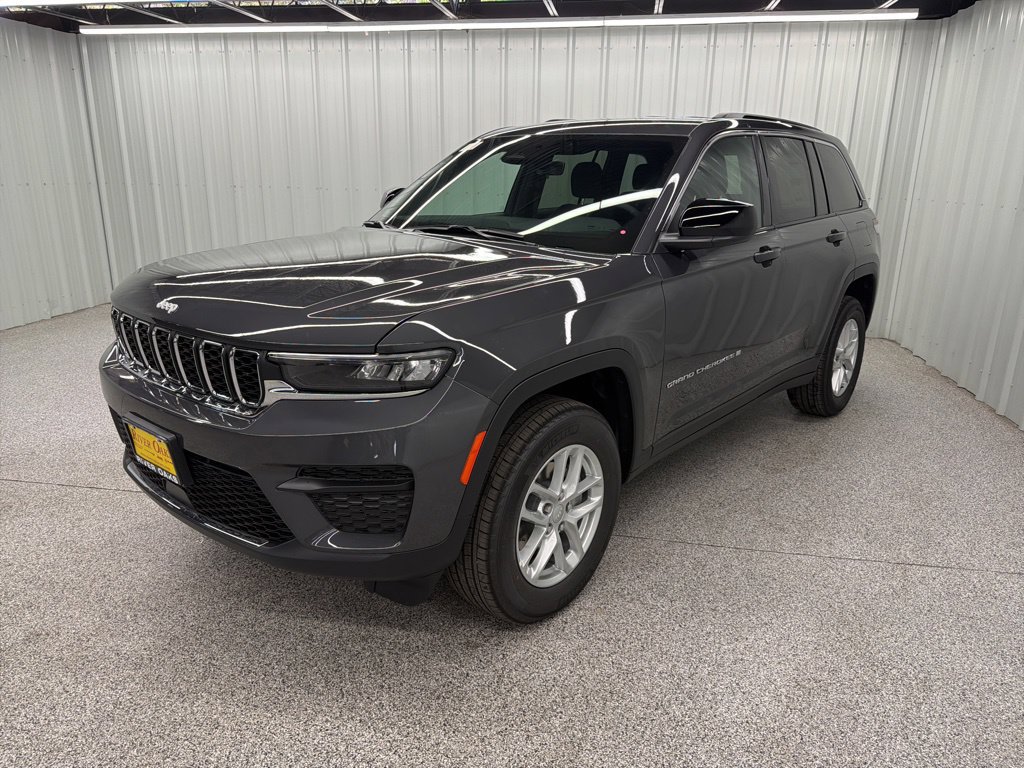 New 2026 Jeep Grand Cherokee Laredo RWD image 3