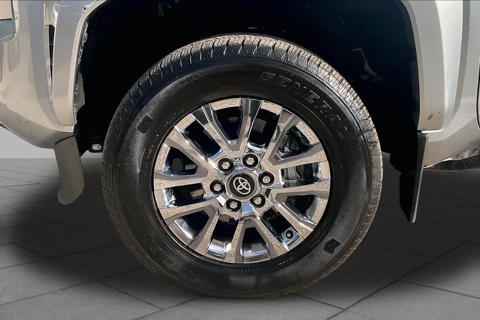 Used 2024 Toyota Tacoma Limited AWD/4WD image 11