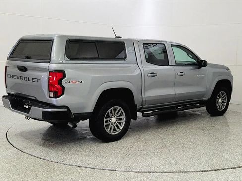 Used 2025 Chevrolet Colorado LT AWD/4WD image 8