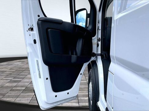Used 2025 RAM ProMaster 2500 w/ Convenience Group FWD image 23