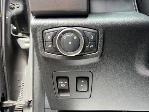 Used 2020 Ford F150 XLT w/ Equipment Group 302A Luxury AWD/4WD image 22
