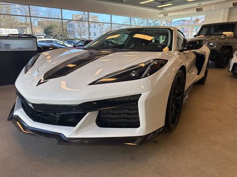 Used 2023 Chevrolet Corvette Z06 w/ Engine Appearance Package image 3