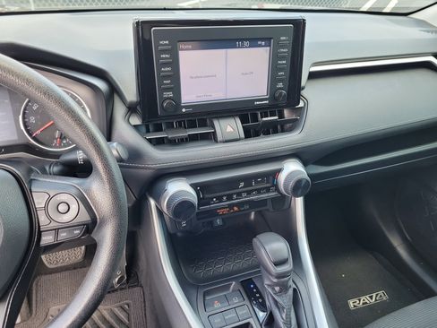 Used 2021 Toyota RAV4 LE FWD image 20